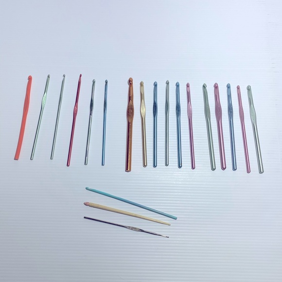 Crochet Hooks Crochet Needles 20 pc set Bundle - Picture 3 of 5